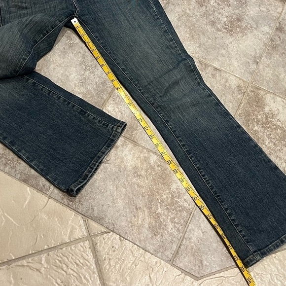 Calvin Klein Jeans Flare Mid Rise Medium Wash Denim Size 2 Blue Stretch - Picture 6 of 10